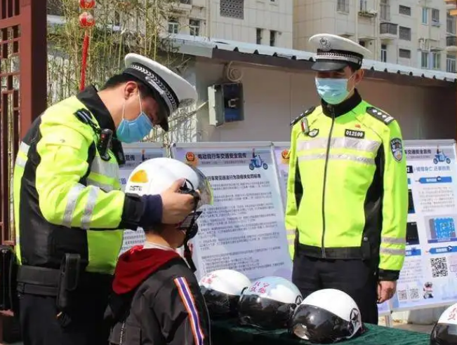 北京首提“推动骑乘电动自行车佩戴安全头盔相关立法”
